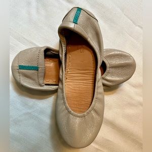 Tieks Feather Grey, size 7